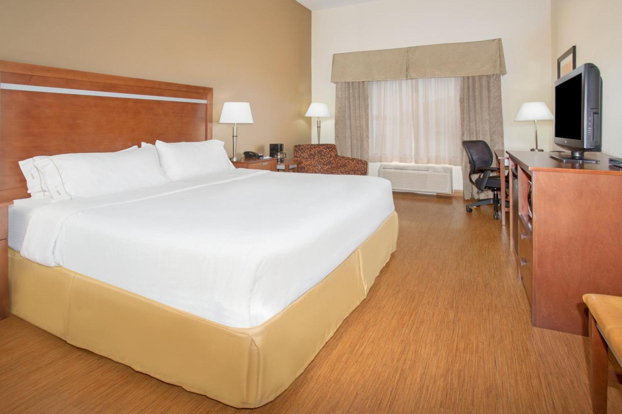 Standard King Room Pet Friendly,1614799442:JPEG
